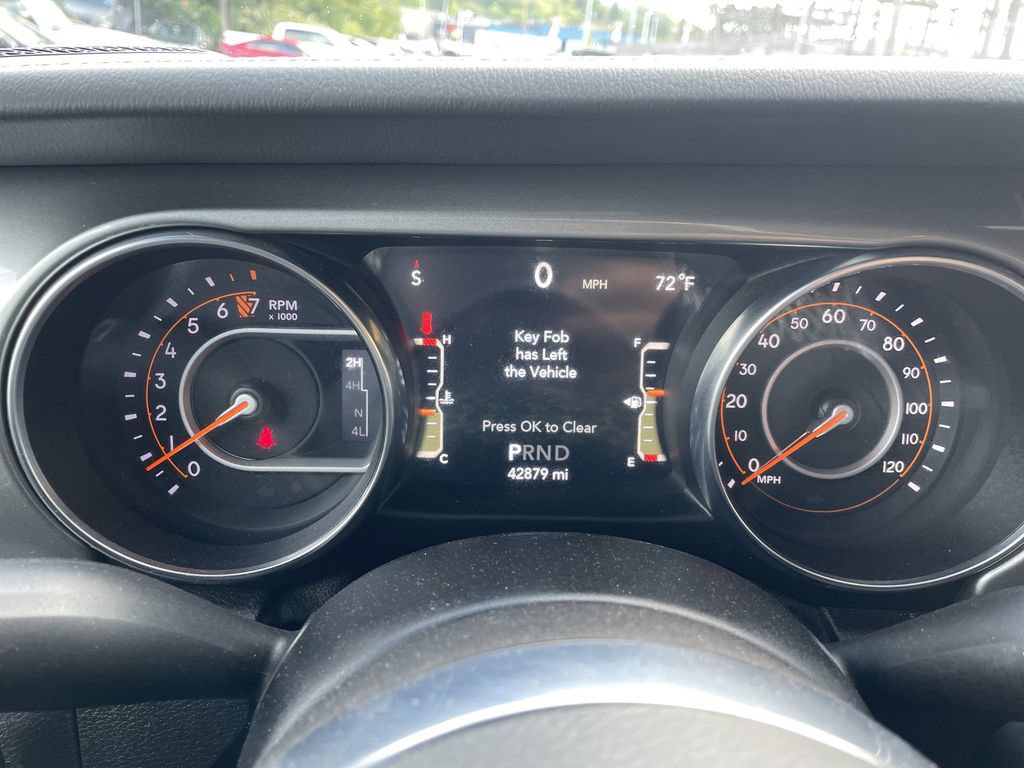 Used 2020 Jeep Wrangler Unlimited Sahara w/ Cold Weather Group AWD/4WD image 17