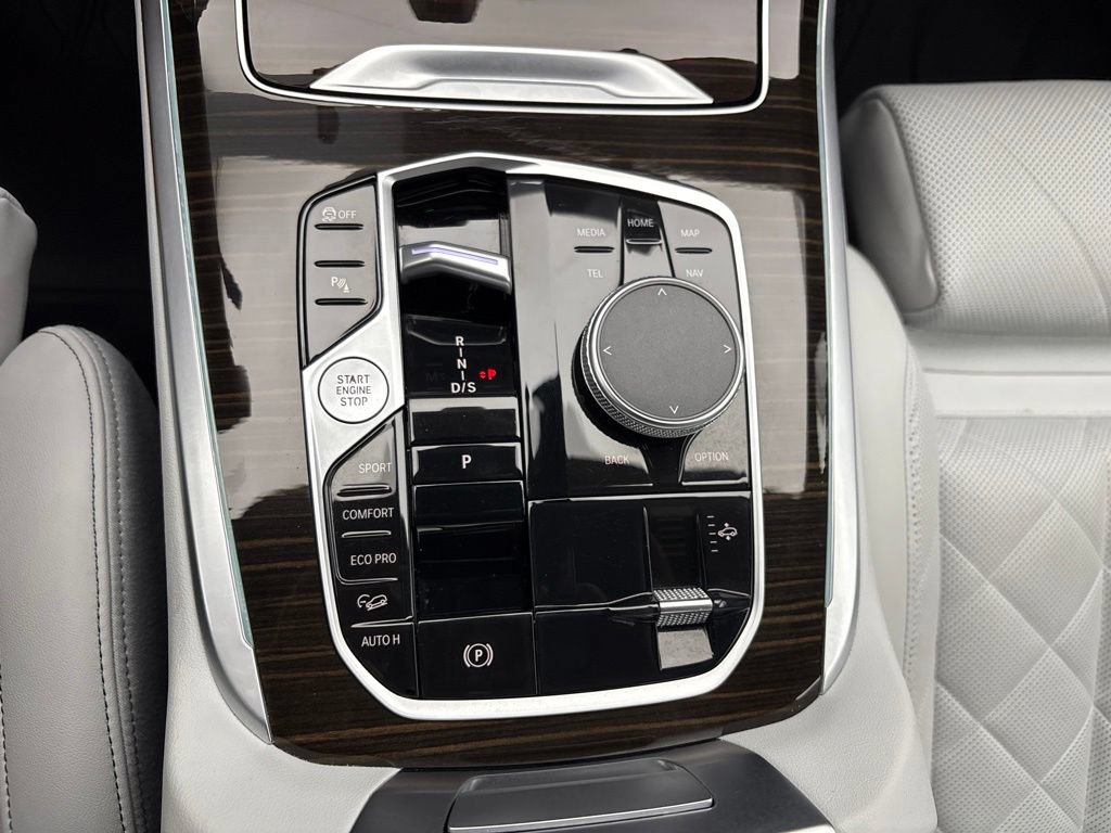 Used 2024 BMW X7 xDrive40i w/ M Sport Package AWD/4WD image 42