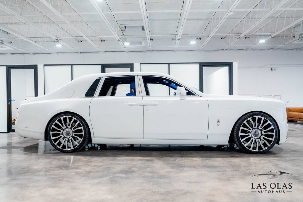Used 2024 Rolls-Royce Phantom Sedan RWD image 79
