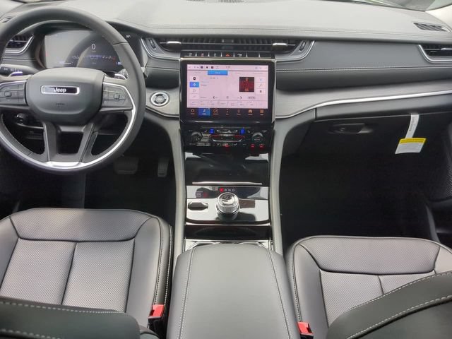 Used 2023 Jeep Grand Cherokee L Limited w/ Luxury Tech Group II AWD/4WD image 14