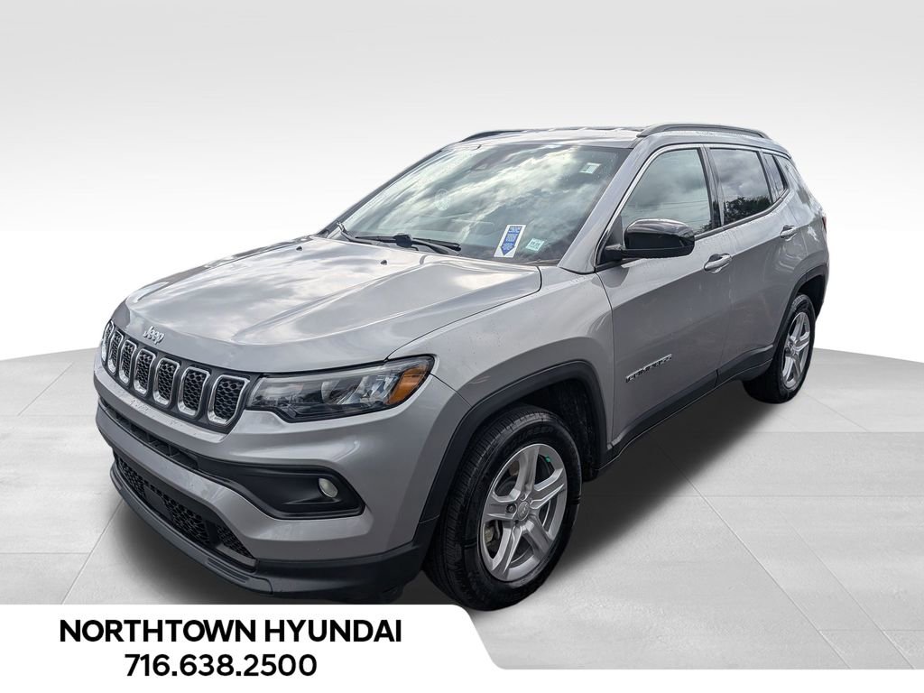 Used 2024 Jeep Compass Latitude image 6