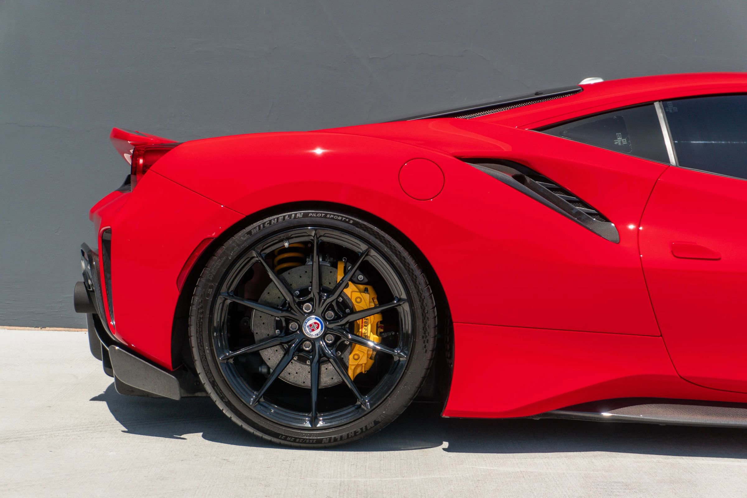 Used 2019 Ferrari 488 Pista Coupe RWD image 37