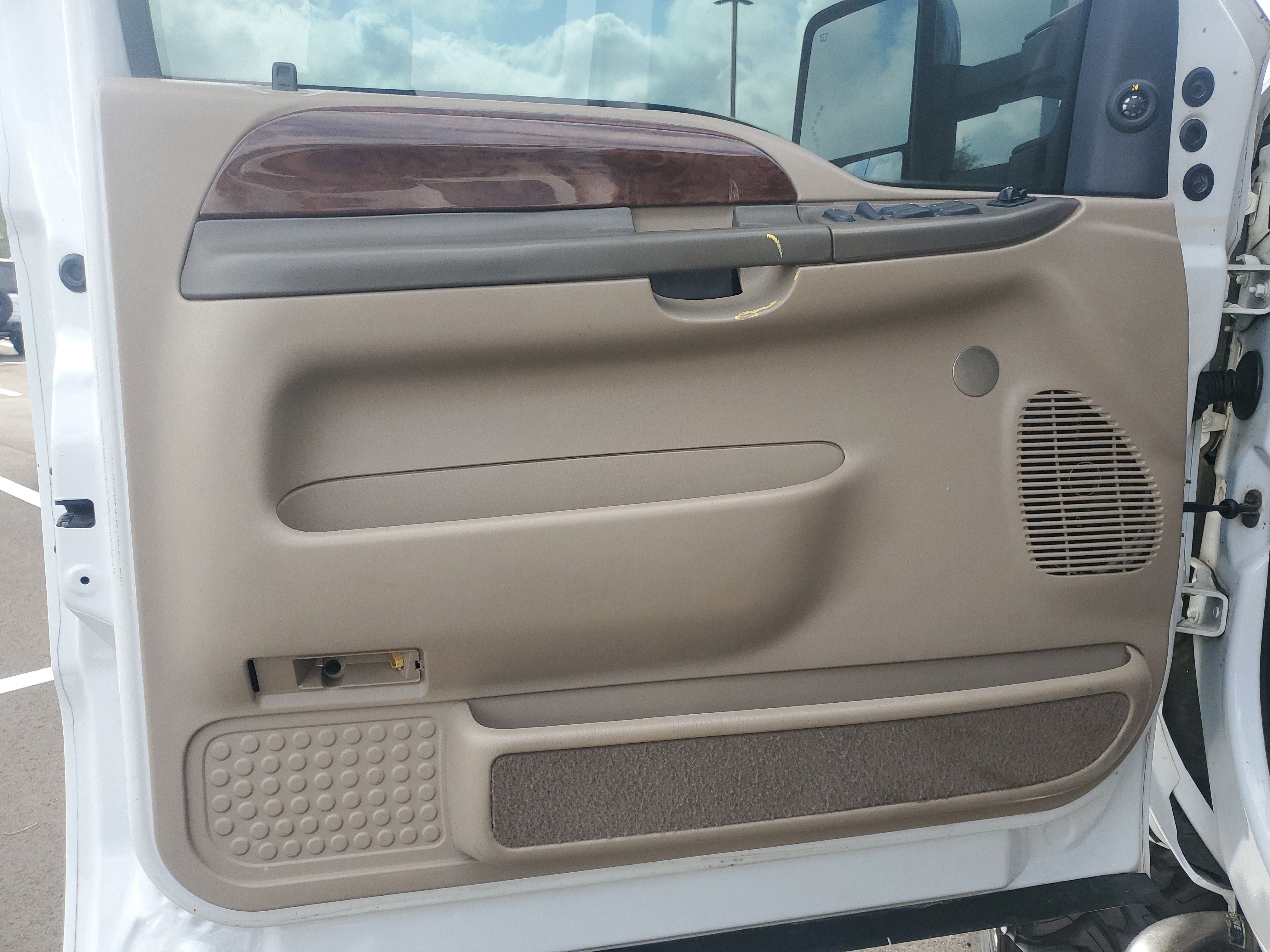 Used 2000 Ford F350 XL image 10