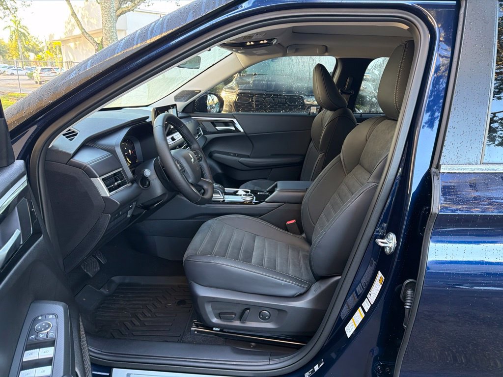 New 2026 Mitsubishi Outlander SE FWD image 5