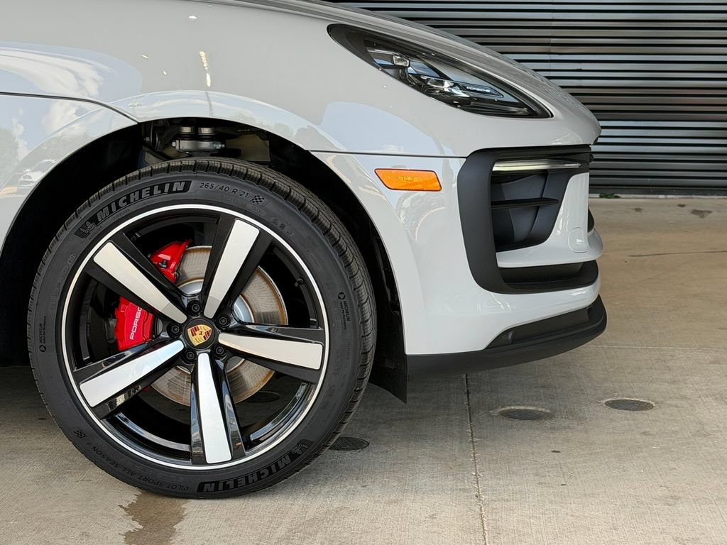 New 2026 Porsche Macan GTS AWD/4WD image 12