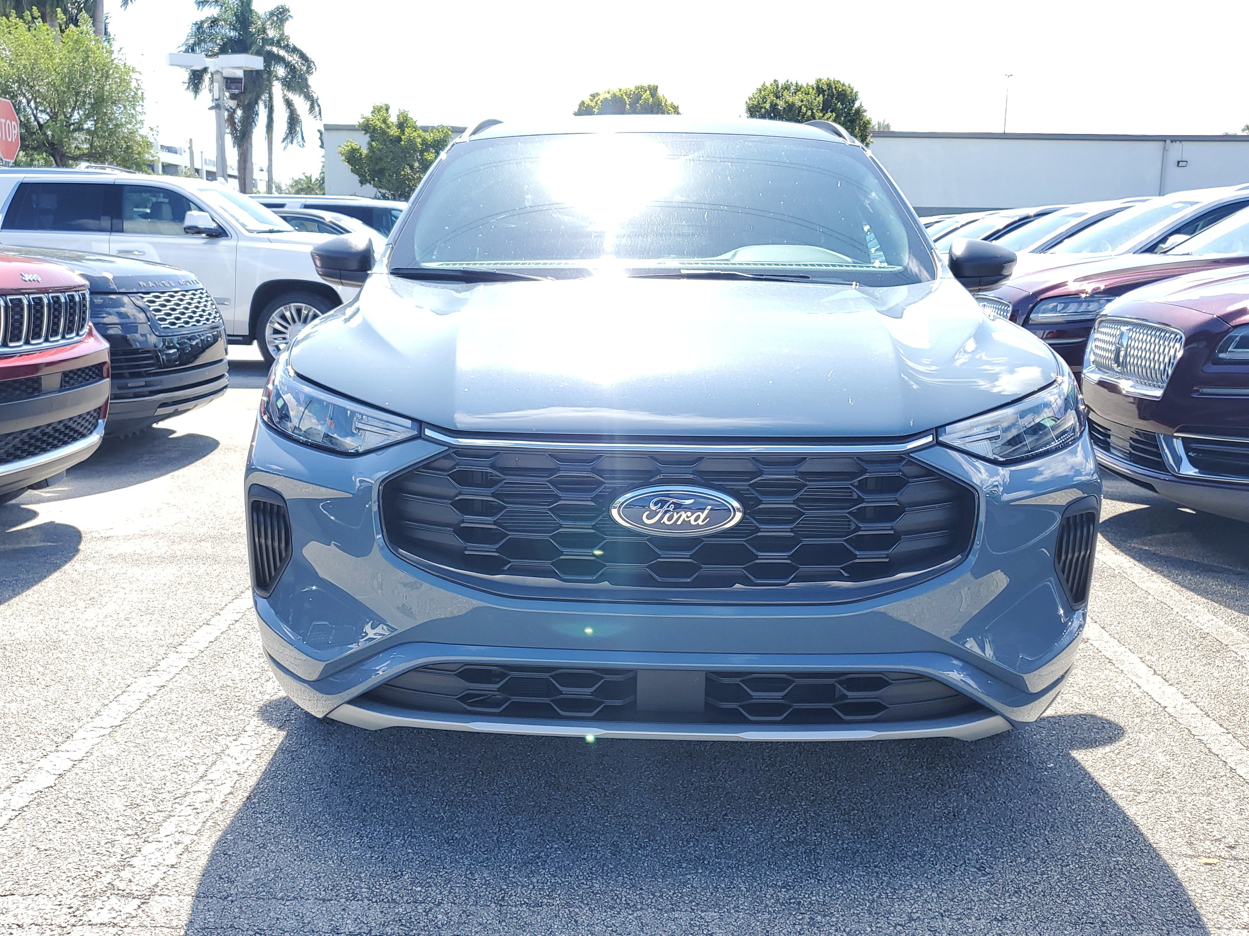 Used 2023 Ford Escape ST-Line w/ Equipment Group 301A image 2