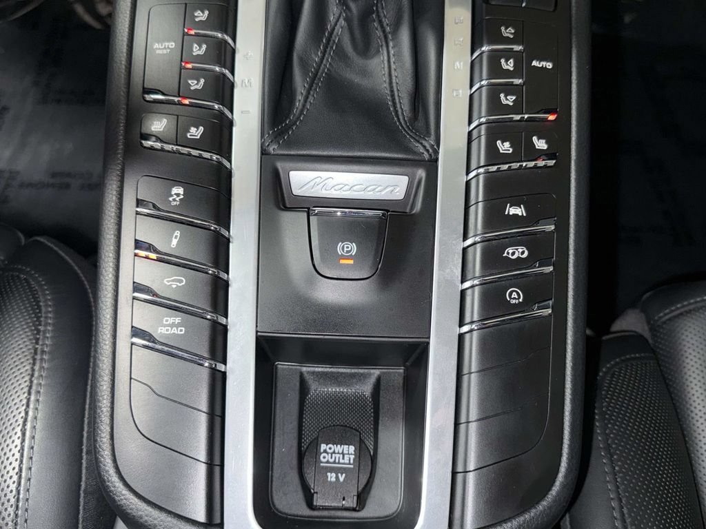 Used 2021 Porsche Macan GTS AWD/4WD image 24
