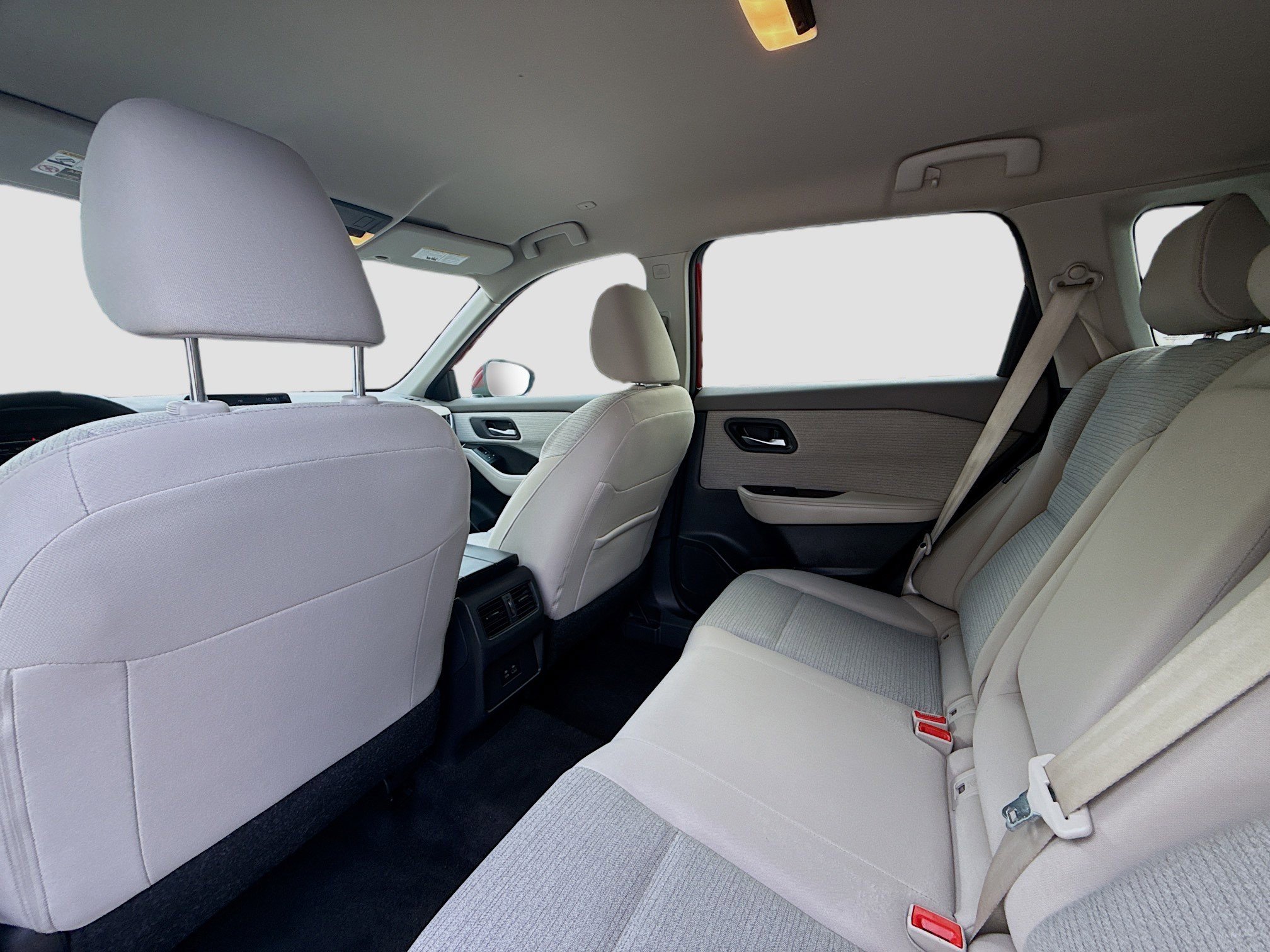 Used 2023 Nissan Rogue SV image 24