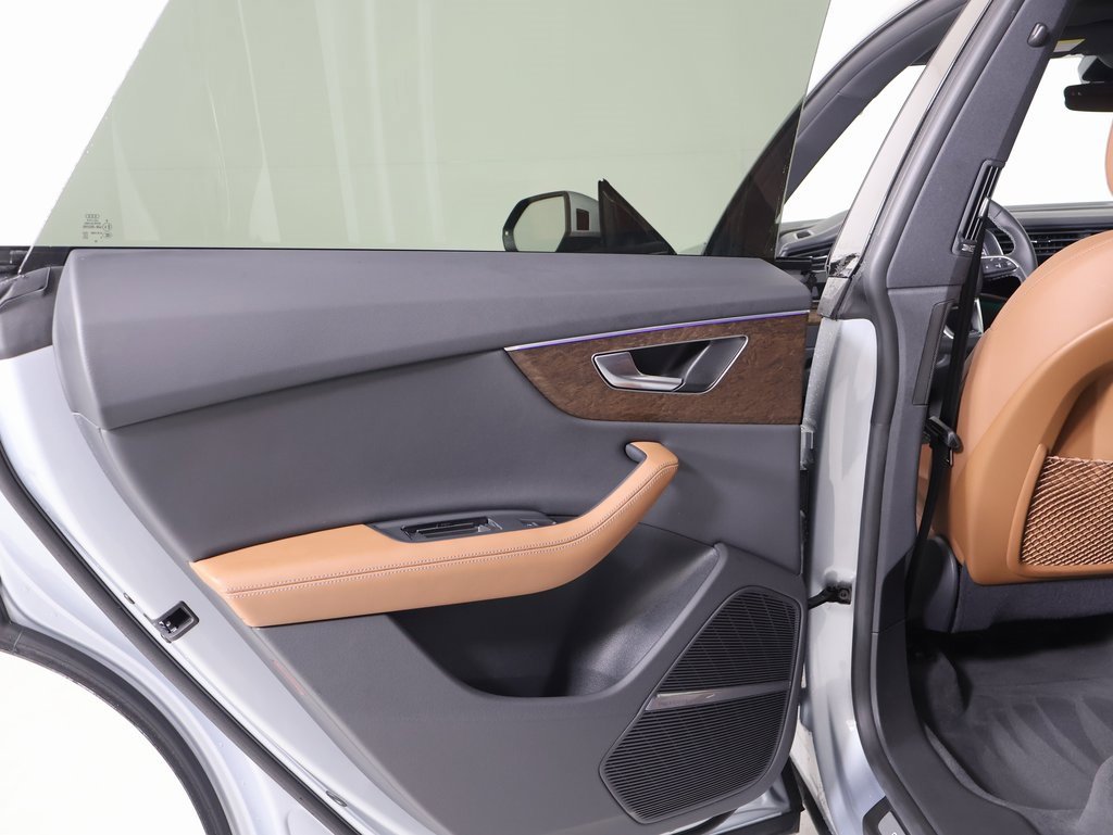 Used 2025 Audi Q8 Premium Plus w/ Premium Plus Package image 23