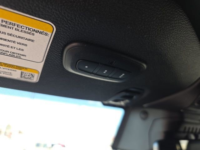 Used 2025 Jeep Wrangler Unlimited Sahara w/ Safety Group image 32