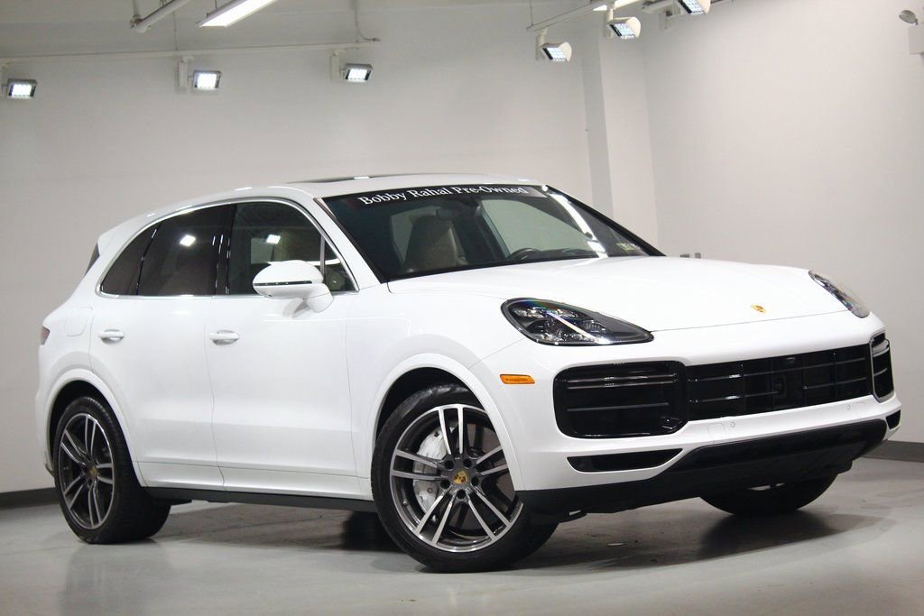 Used 2022 Porsche Cayenne Turbo image 2