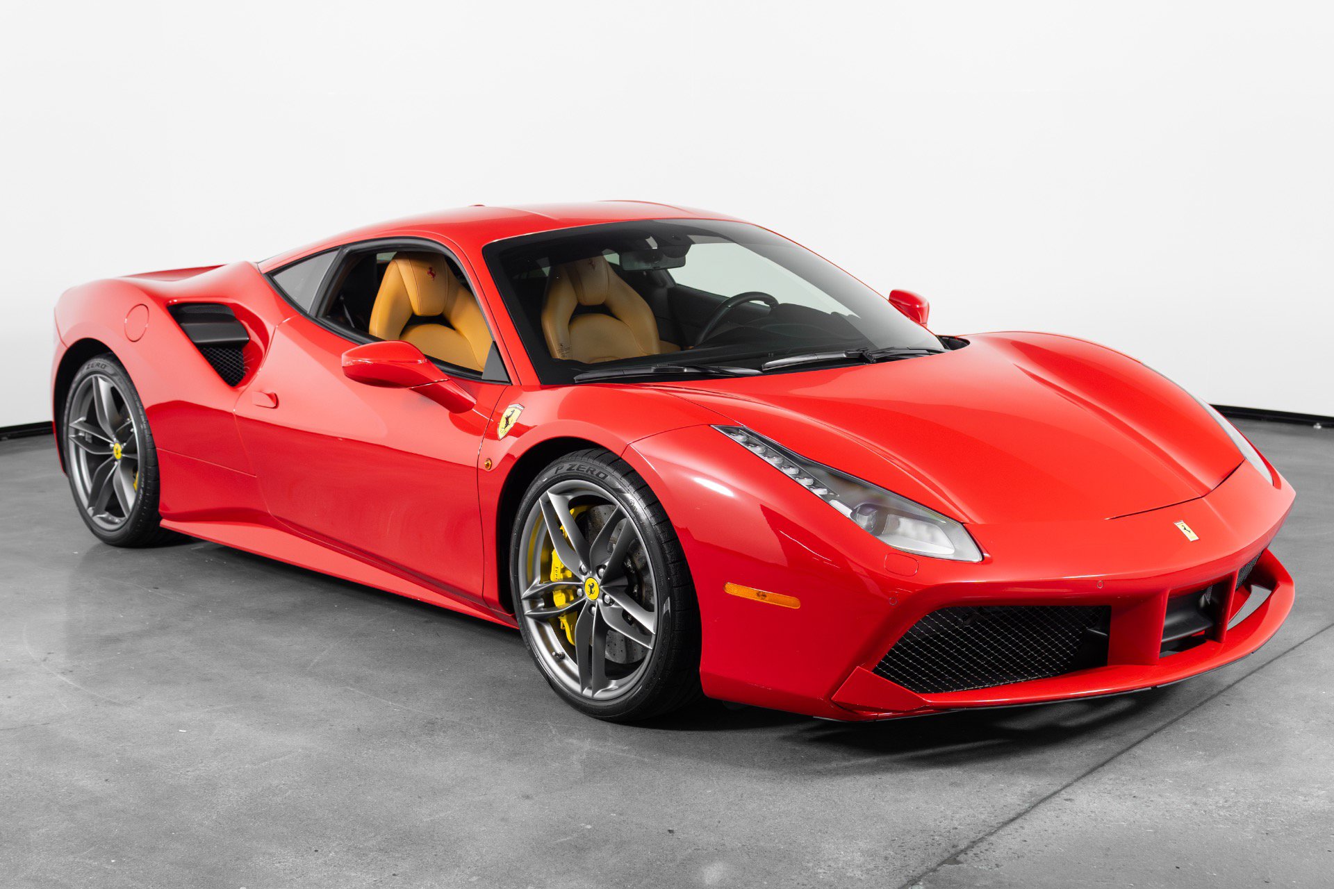 Used 2017 Ferrari 488 GTB RWD image 4