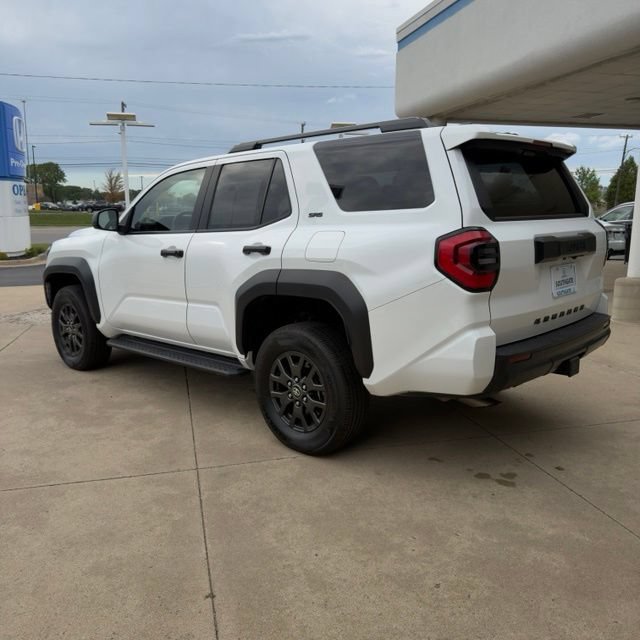 Used 2025 Toyota 4Runner SR5 AWD/4WD image 3