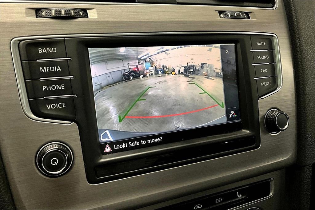 Used 2016 Volkswagen Golf SE FWD image 14