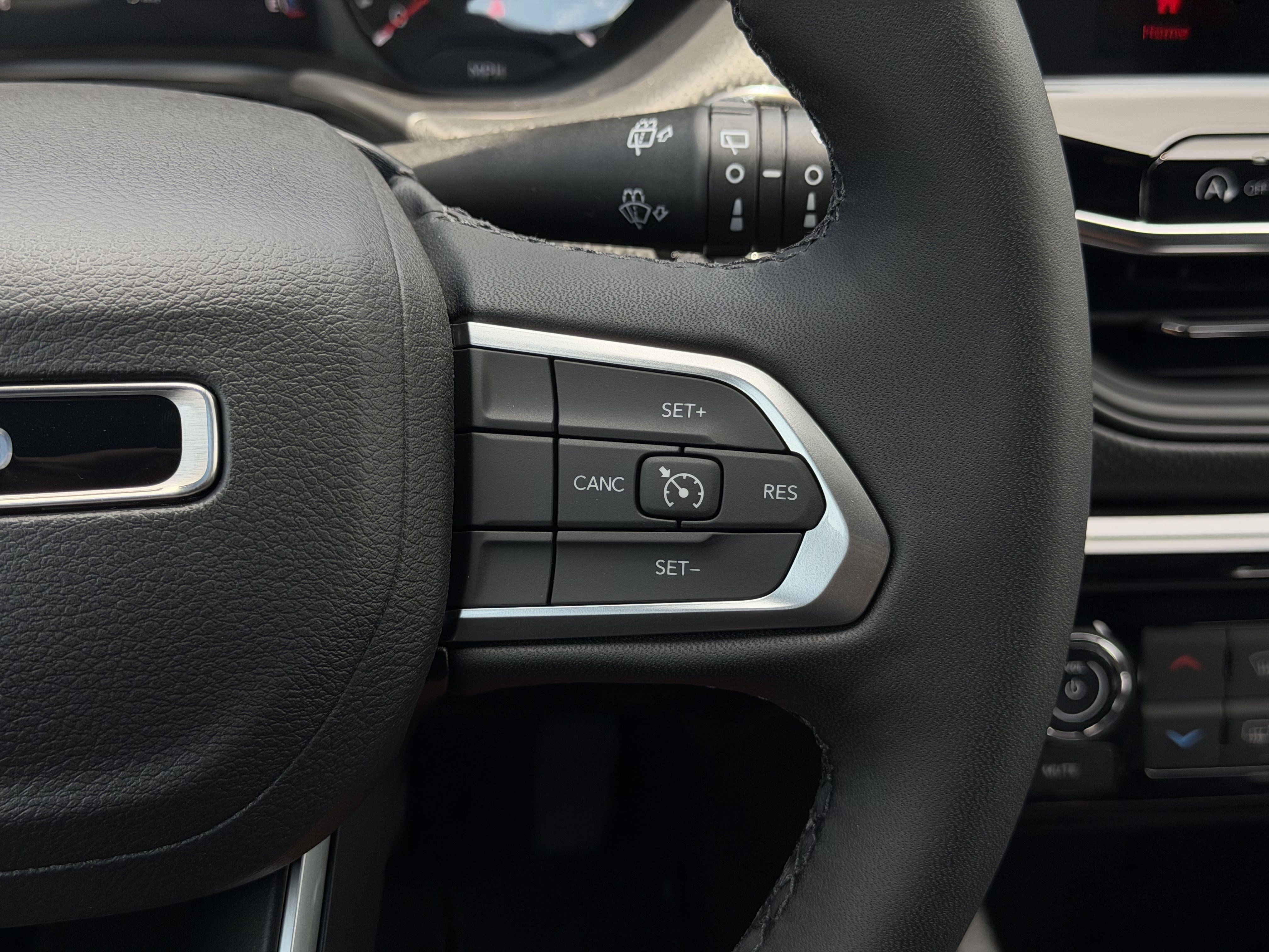 New 2026 Jeep Compass Latitude AWD/4WD image 19