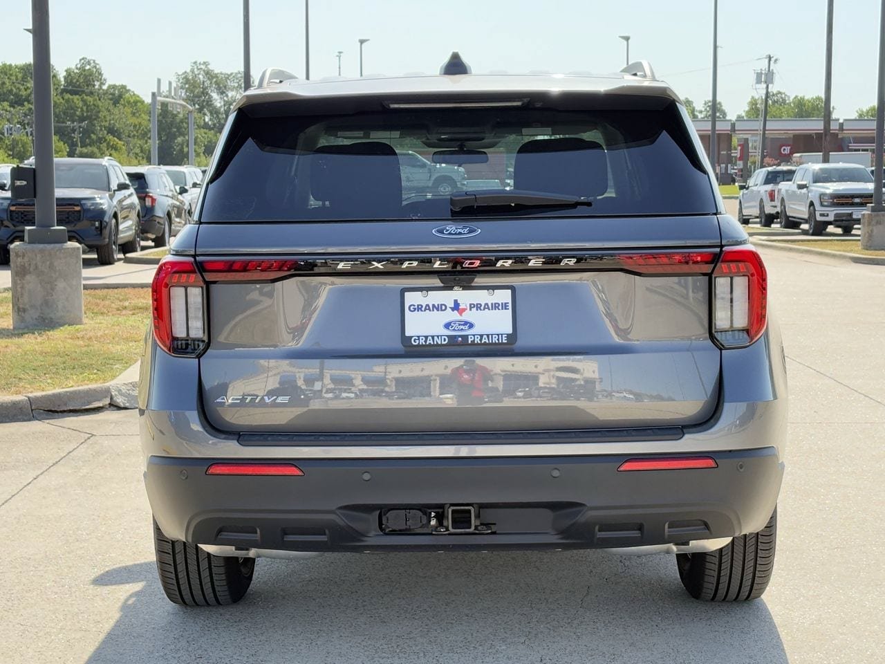 New 2026 Ford Explorer Active RWD image 6