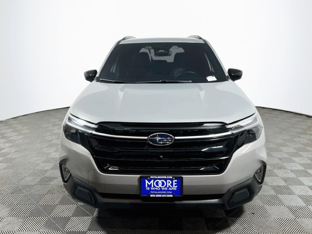 Used 2025 Subaru Forester Touring w/ Popular Package - Touring AWD/4WD image 2