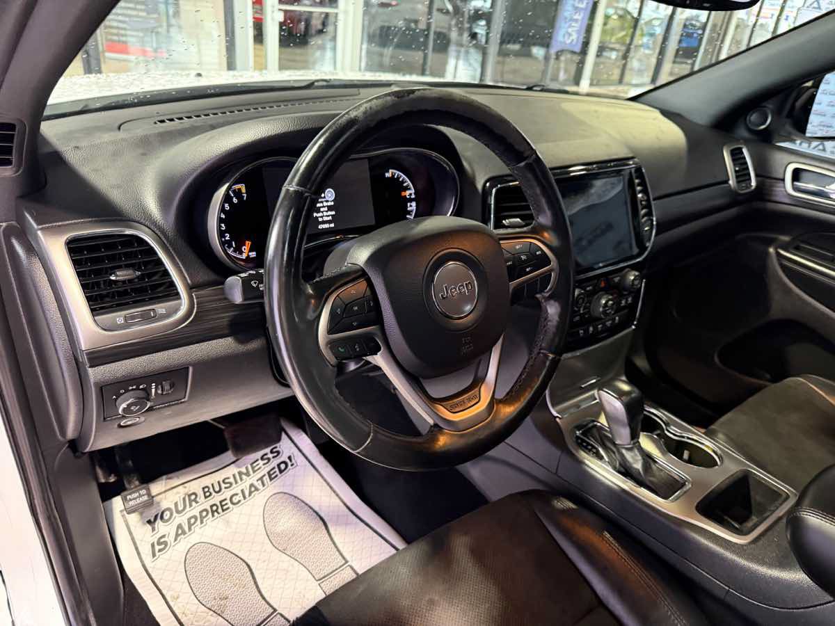 Used 2019 Jeep Grand Cherokee Altitude AWD/4WD image 30