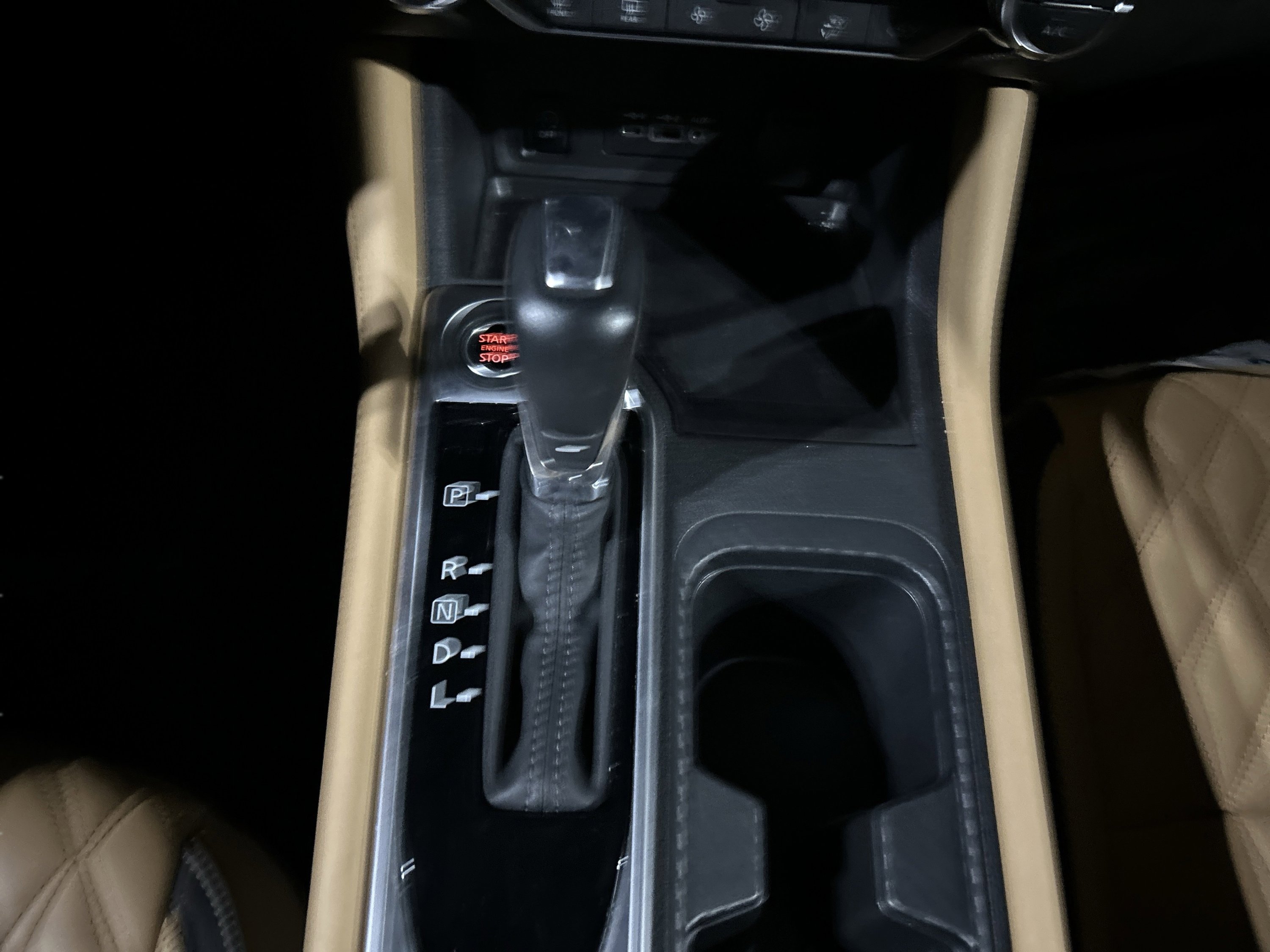 Used 2025 Nissan Sentra SV w/ SV Premium Package image 17