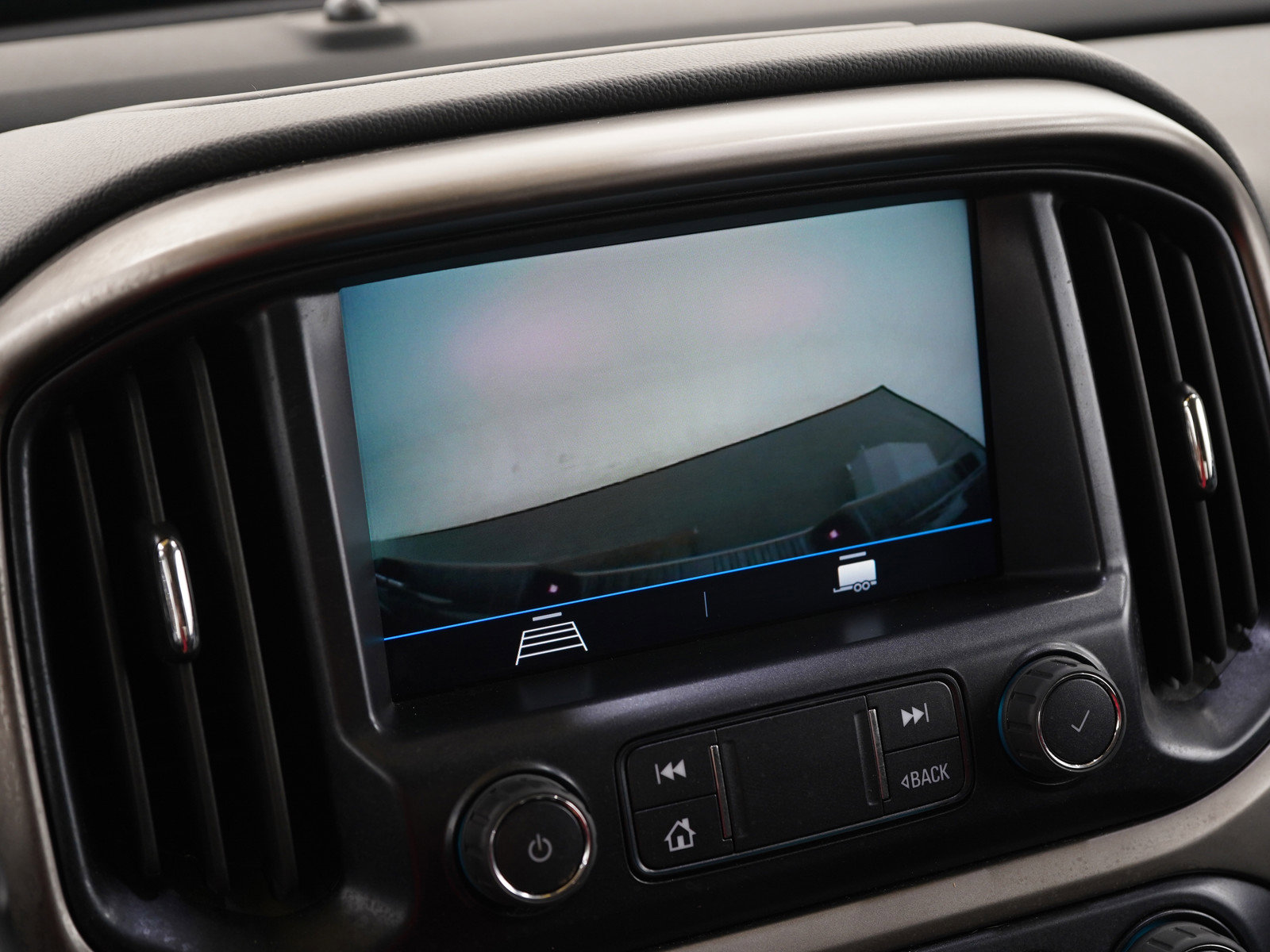 Used 2022 Chevrolet Colorado LT image 25