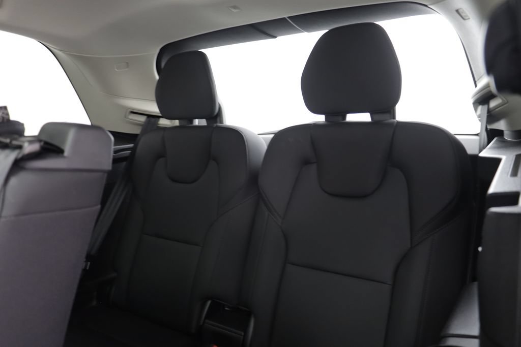 Used 2025 Volvo XC90 B5 Plus AWD/4WD image 14