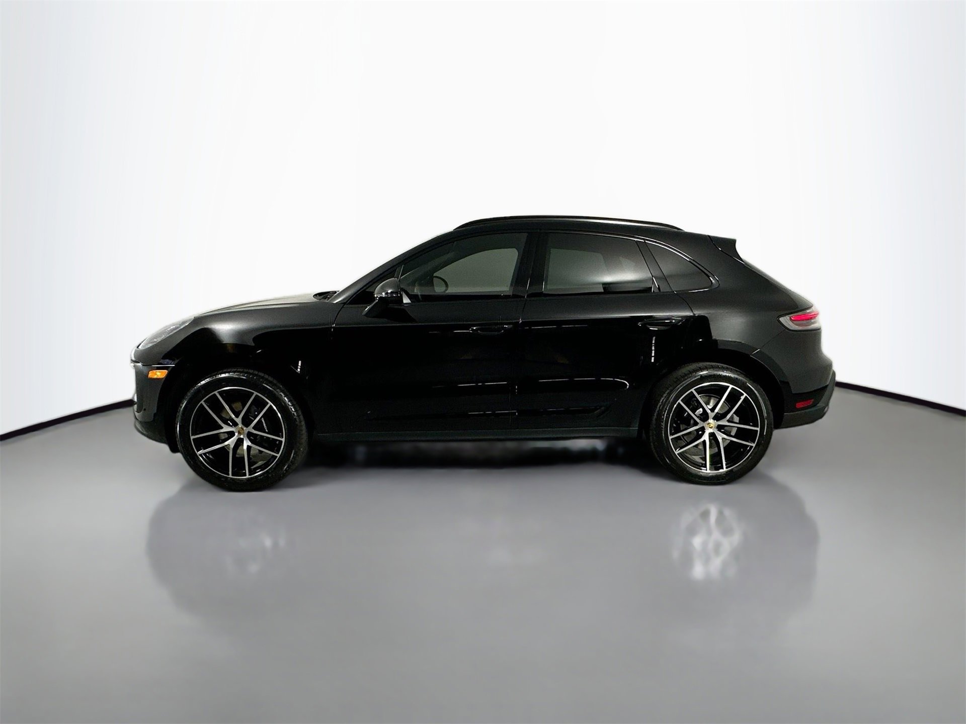 New 2026 Porsche Macan image 2