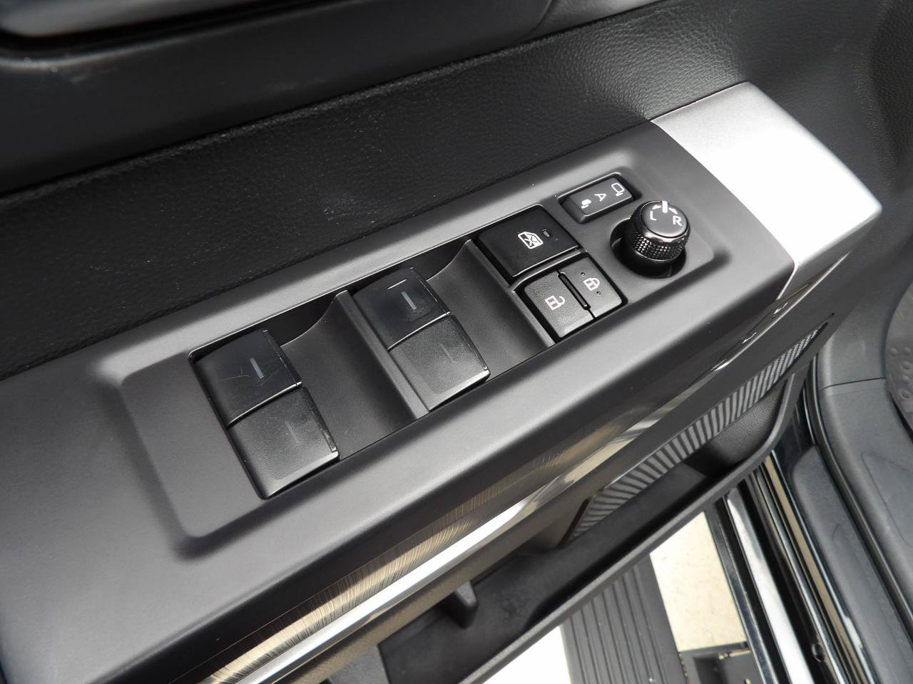 Used 2023 Toyota Tundra Platinum AWD/4WD image 10