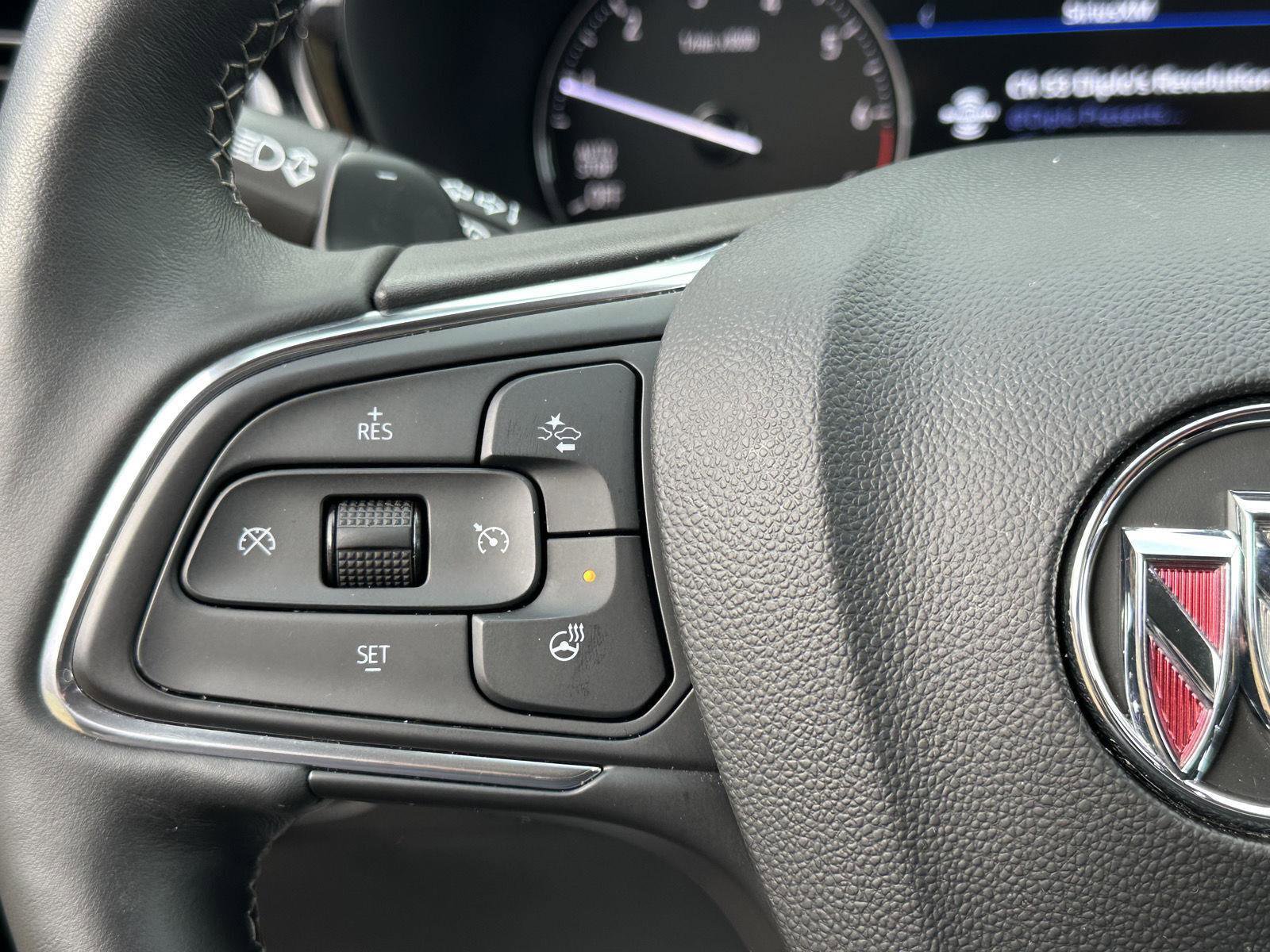 Used 2023 Buick Envision Avenir image 11