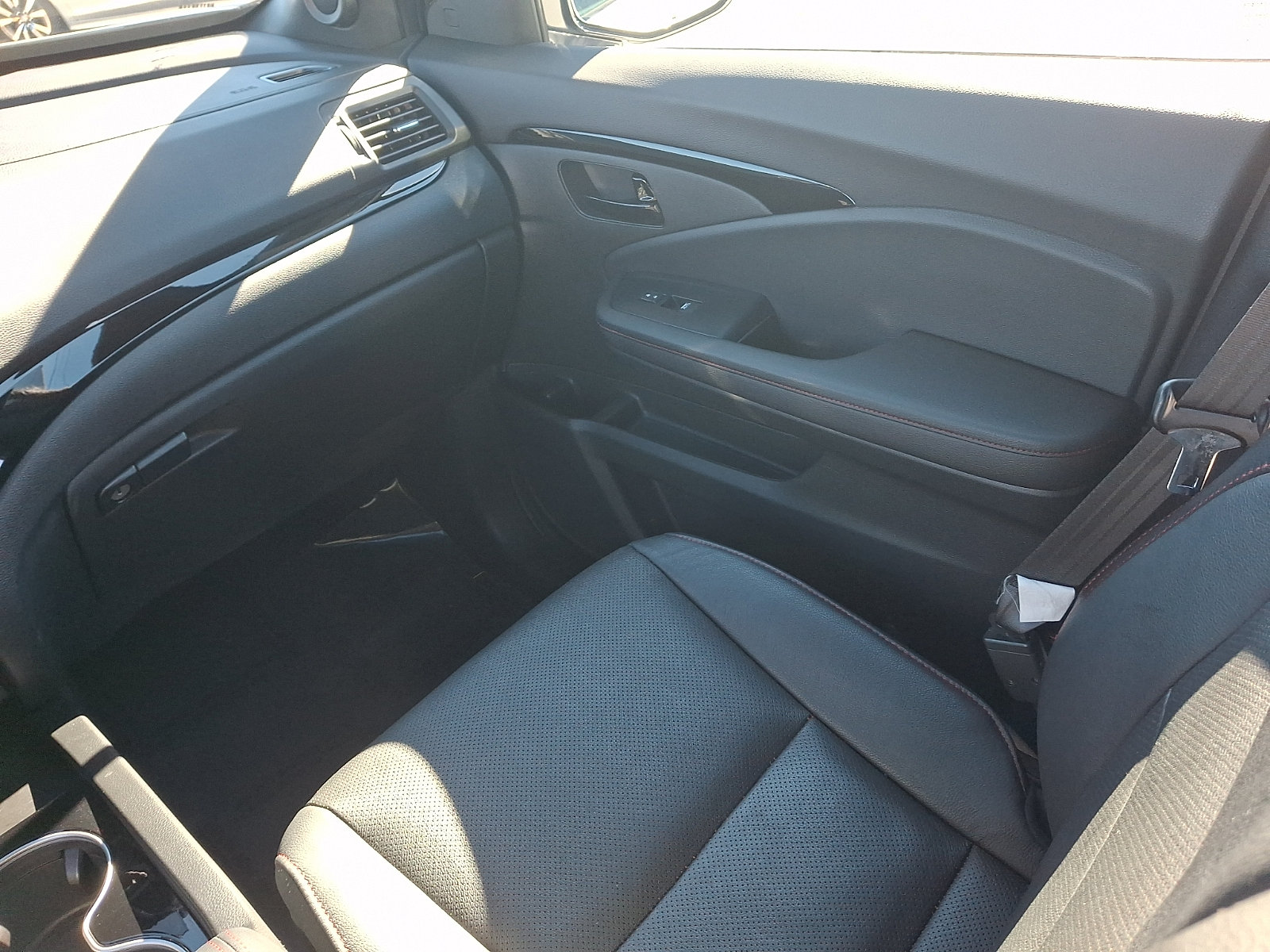 Used 2024 Honda Passport Black Edition image 12