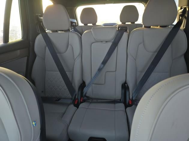 Used 2025 Volvo XC90 B5 Plus AWD/4WD image 17