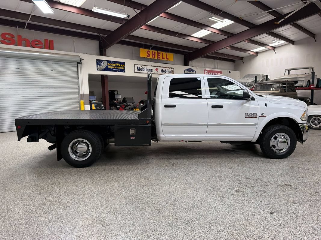 Used 2014 RAM 3500 Tradesman w/ Chrome Appearance Group AWD/4WD image 9