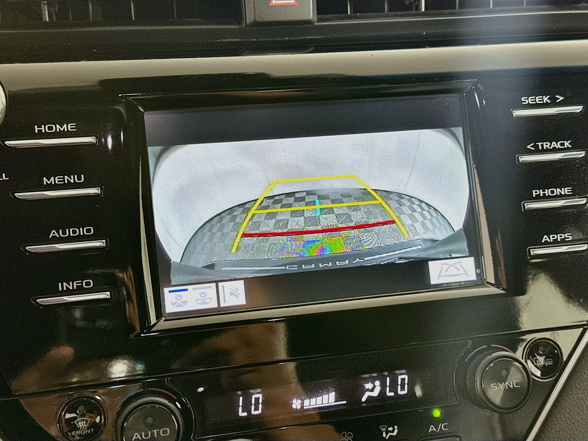 Used 2018 Toyota Camry XLE FWD image 22
