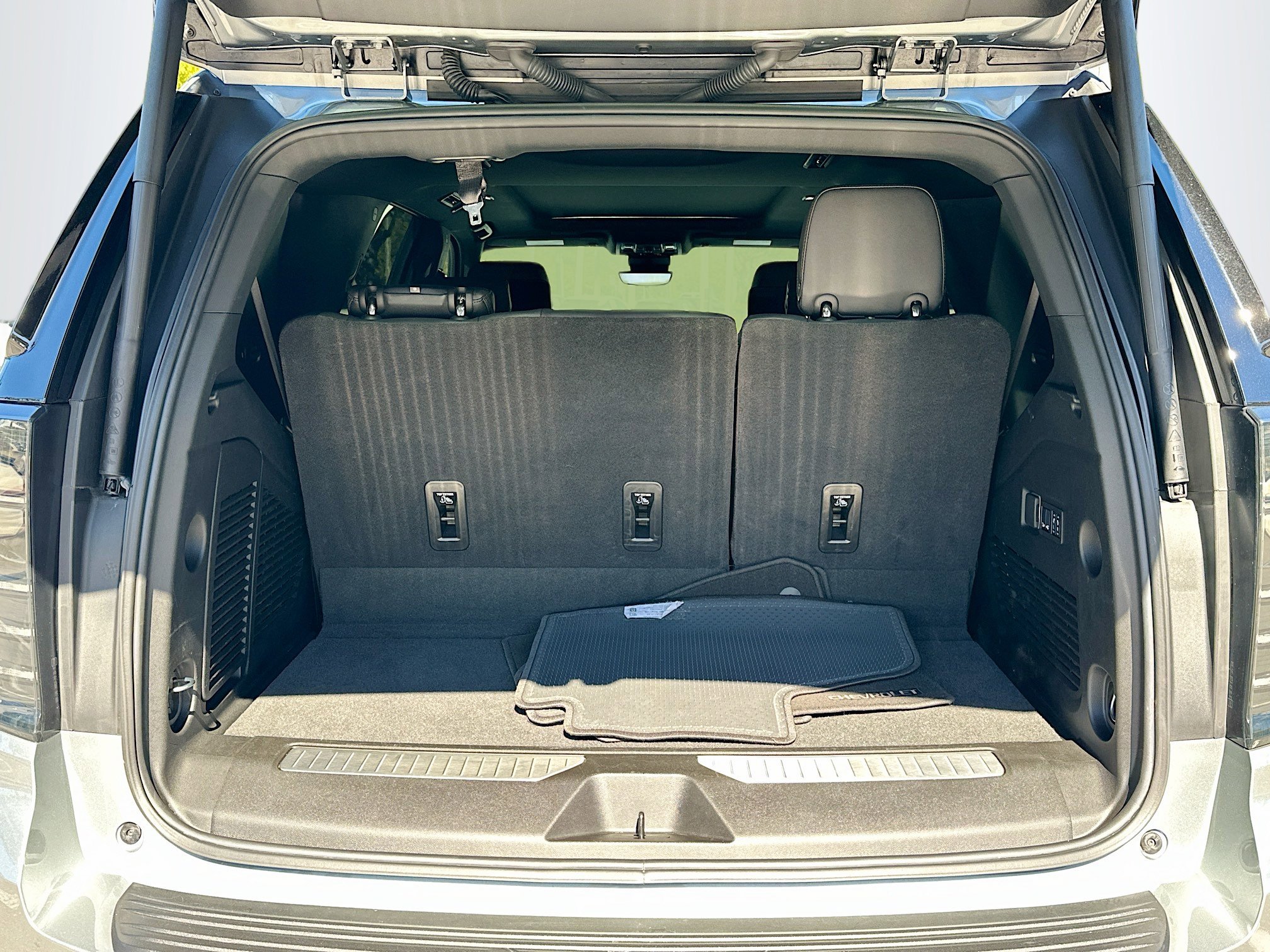 Used 2025 Chevrolet Tahoe High Country image 27