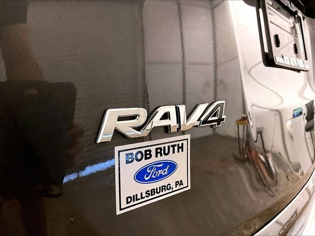 Used 2018 Toyota RAV4 XLE AWD/4WD image 13