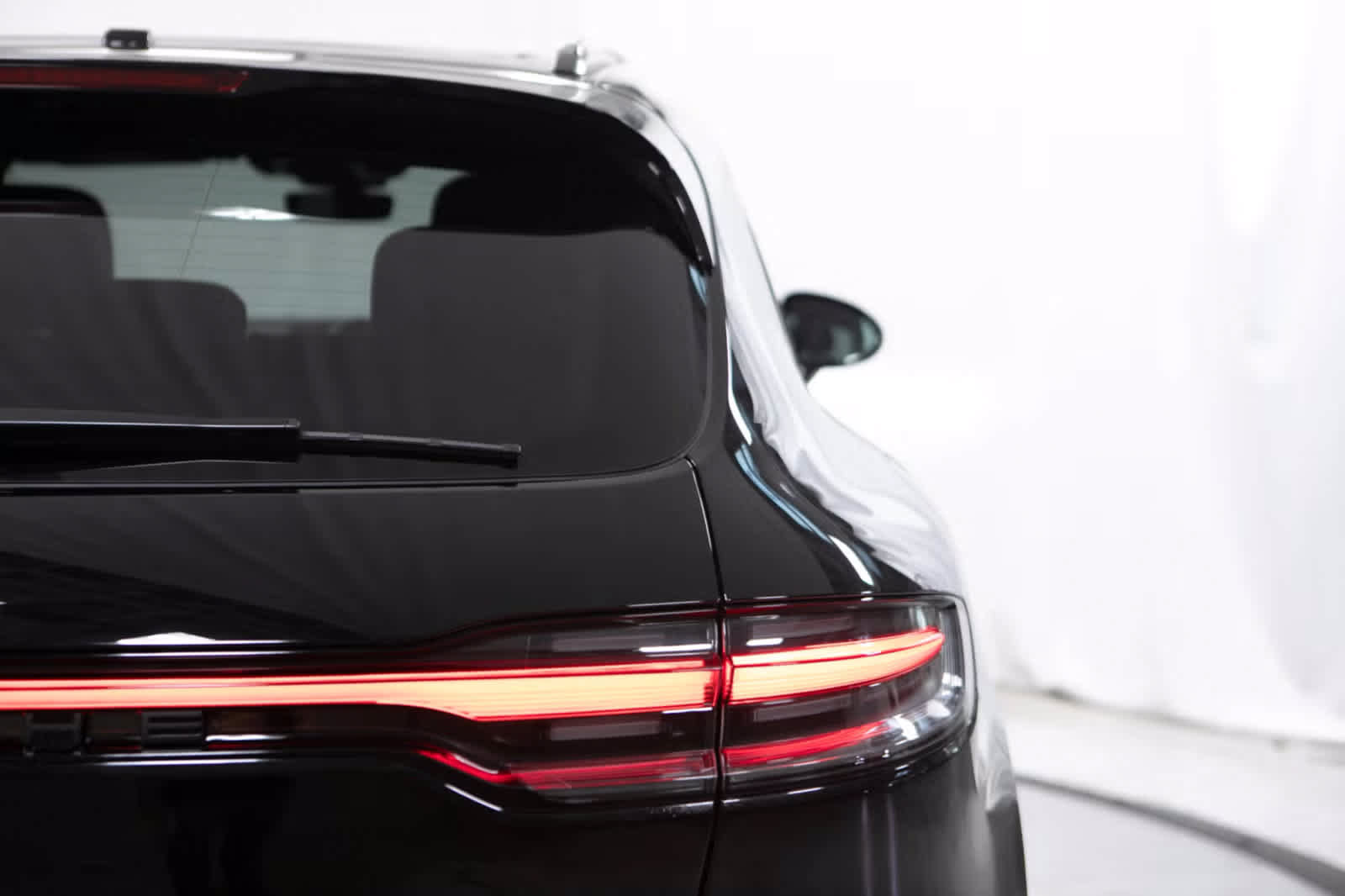 Certified 2026 Porsche Macan S AWD/4WD image 8