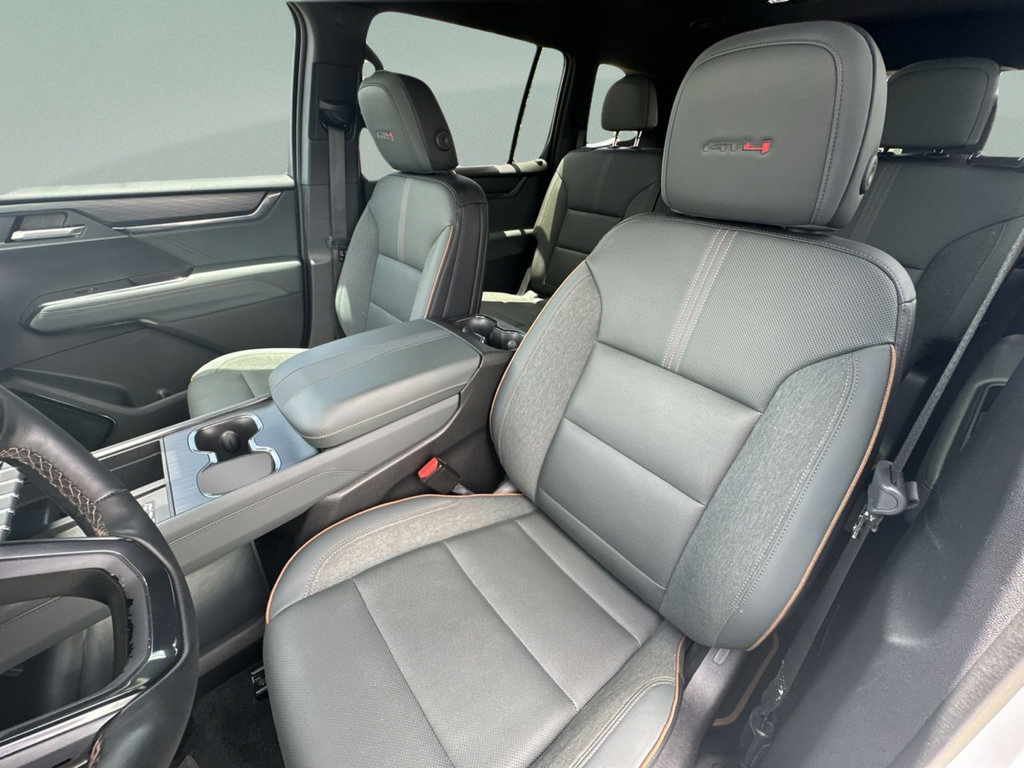 Used 2025 GMC Acadia AT4 AWD/4WD image 22
