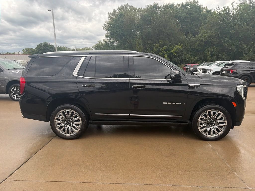 Used 2024 GMC Yukon Denali Ultimate AWD/4WD image 6