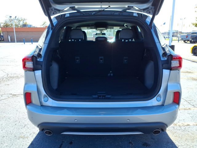 Used 2024 Ford Escape ST-Line w/ Tech Pack #1 AWD/4WD image 11