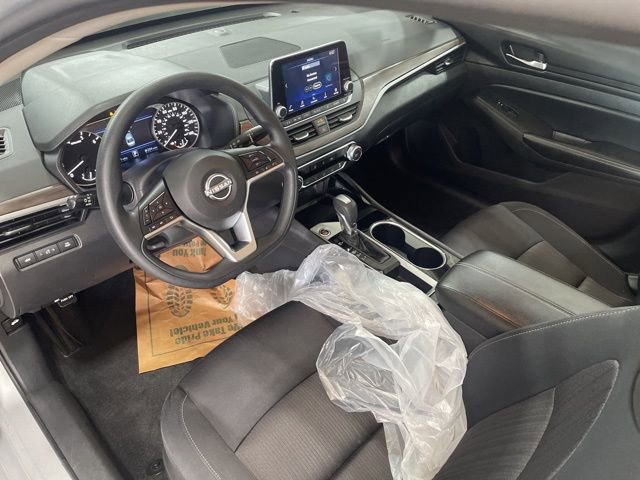 Used 2024 Nissan Altima 2.5 SV image 11