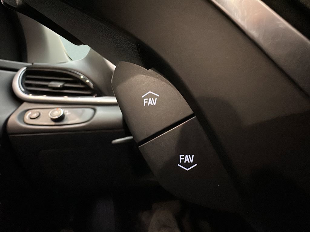 Used 2018 Chevrolet Volt LT w/ Comfort Package image 24