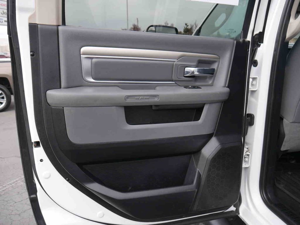 Used 2014 RAM 5500 SLT w/ Quick Order Package 29G SLT image 25