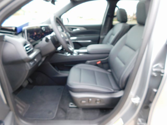 New 2026 Chevrolet Traverse LT w/ Sun and Wheel Package image 13