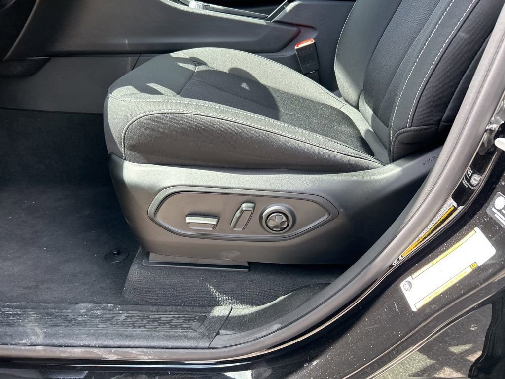 Used 2024 Jeep Grand Cherokee L Laredo w/ Luxury Tech Group I image 16