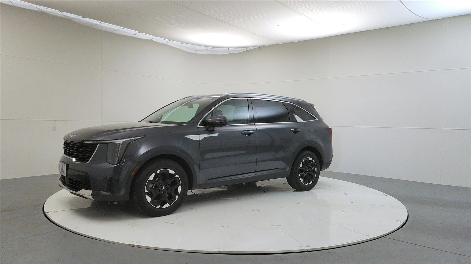 Used 2024 Kia Sorento S image 3