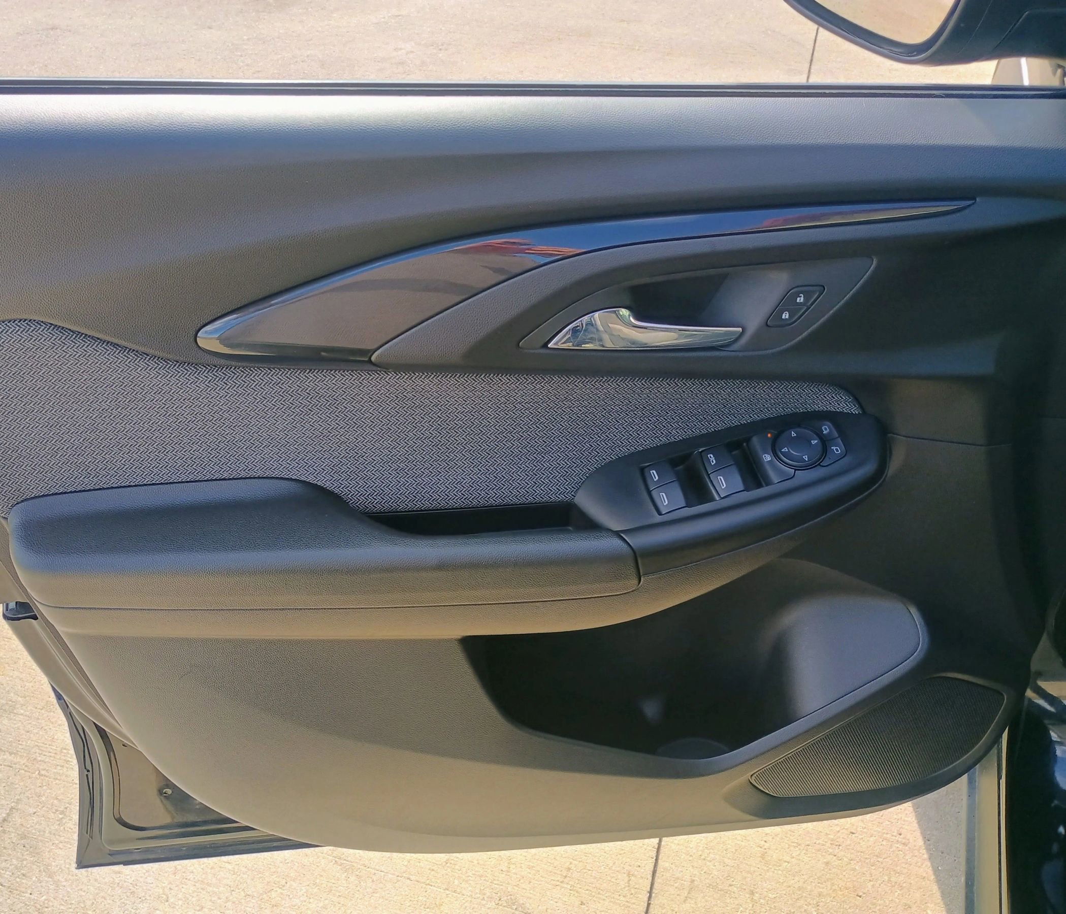 Used 2023 Chevrolet TrailBlazer LT w/ Convenience Package image 6