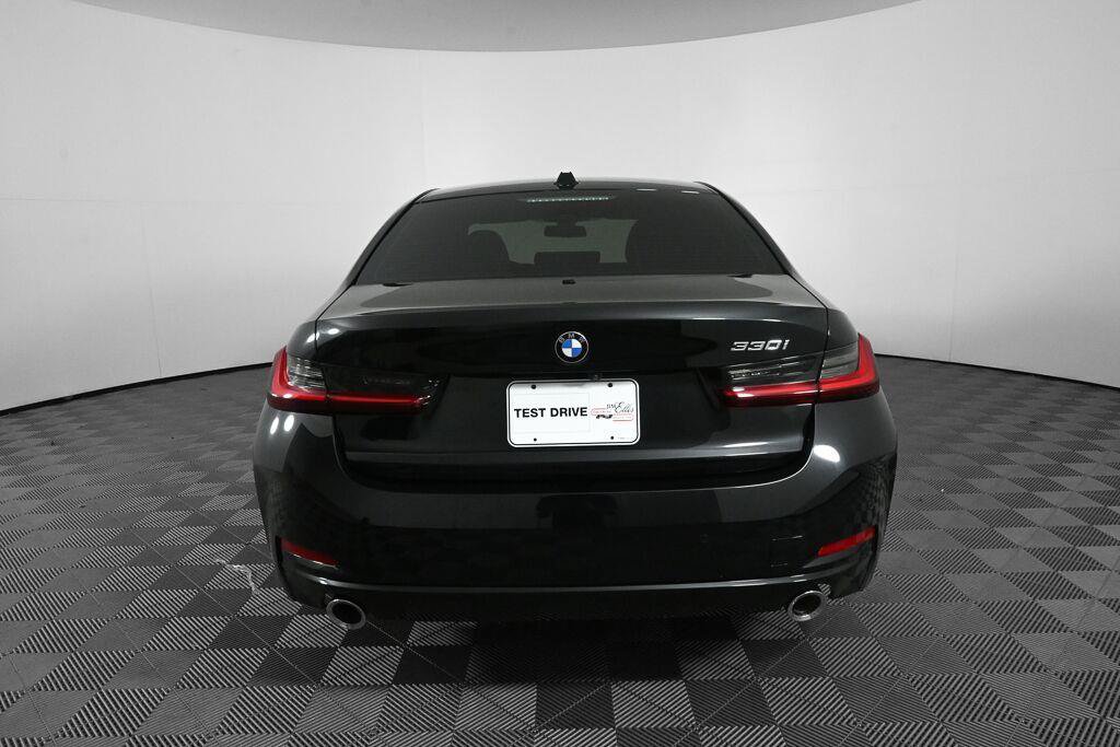 Used 2025 BMW 330i Sedan w/ Convenience Package RWD image 8