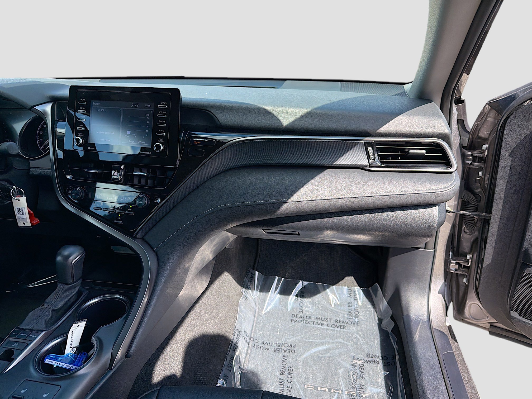 Used 2024 Toyota Camry SE w/ Cold Weather Package image 17