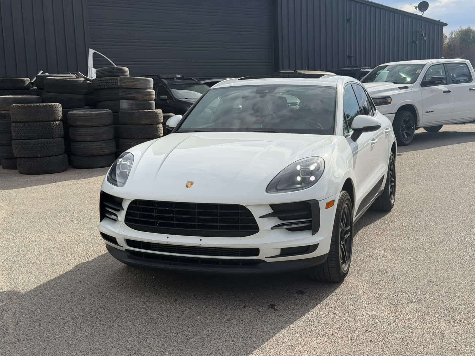 Used 2019 Porsche Macan AWD/4WD image 3