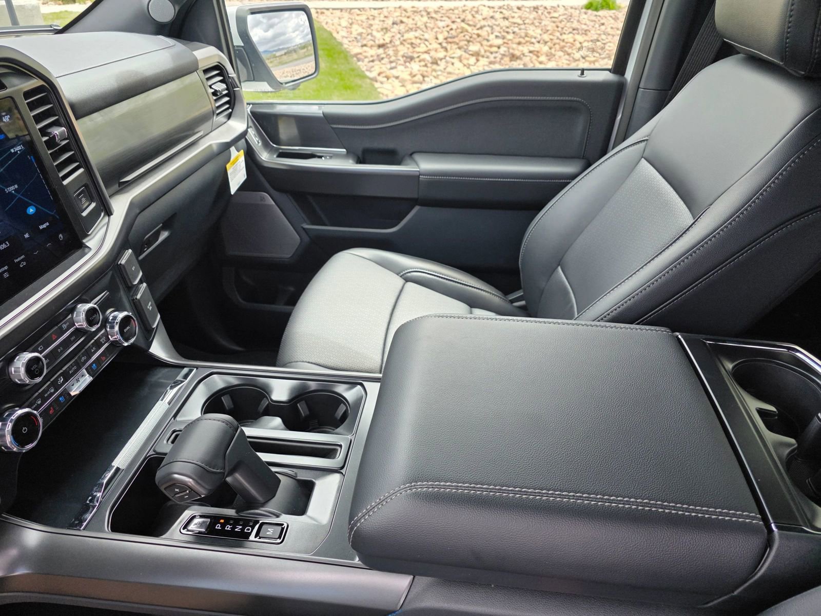 Used 2025 Ford F150 Lariat AWD/4WD image 31