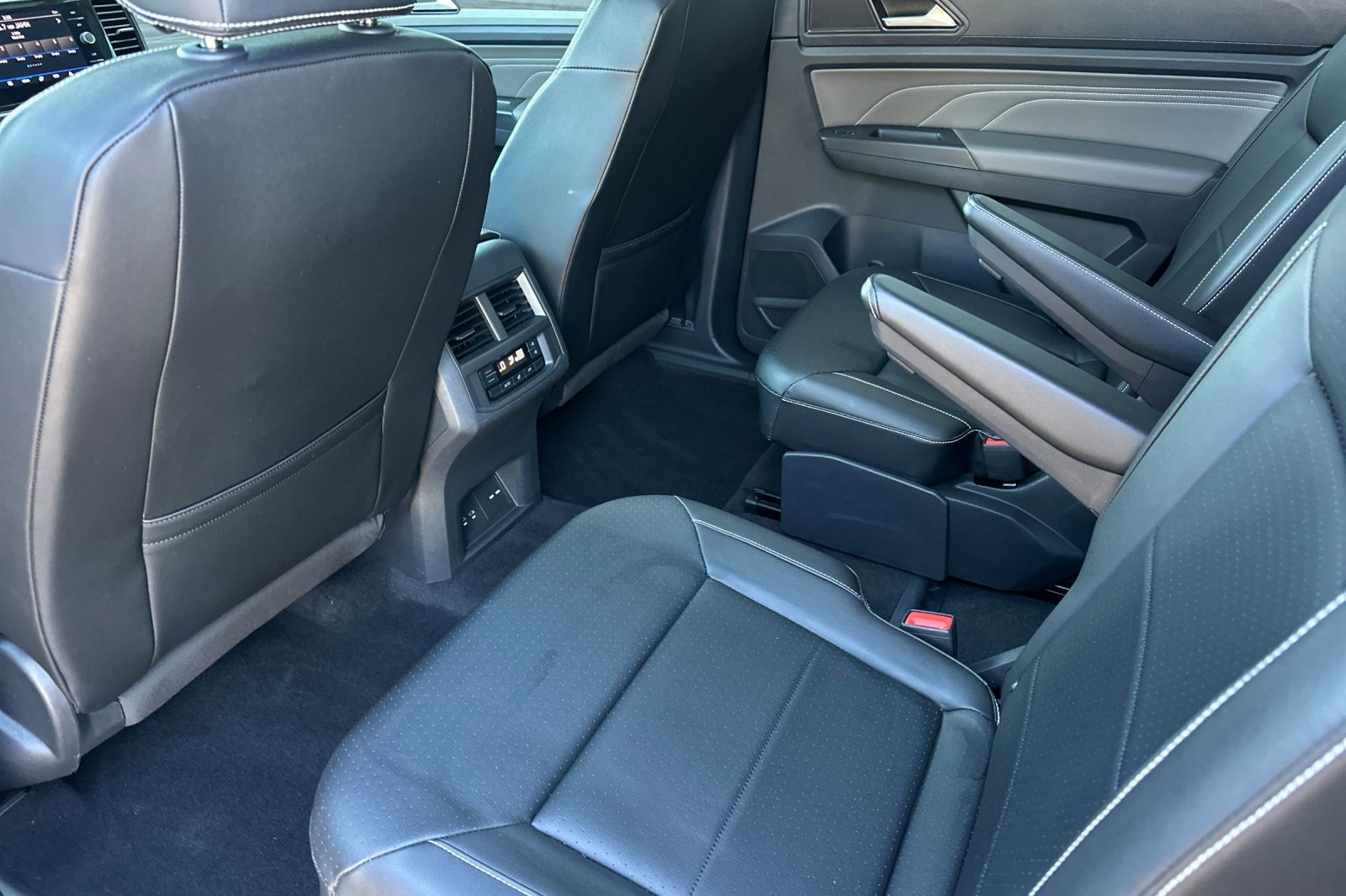 Used 2023 Volkswagen Atlas SEL image 12